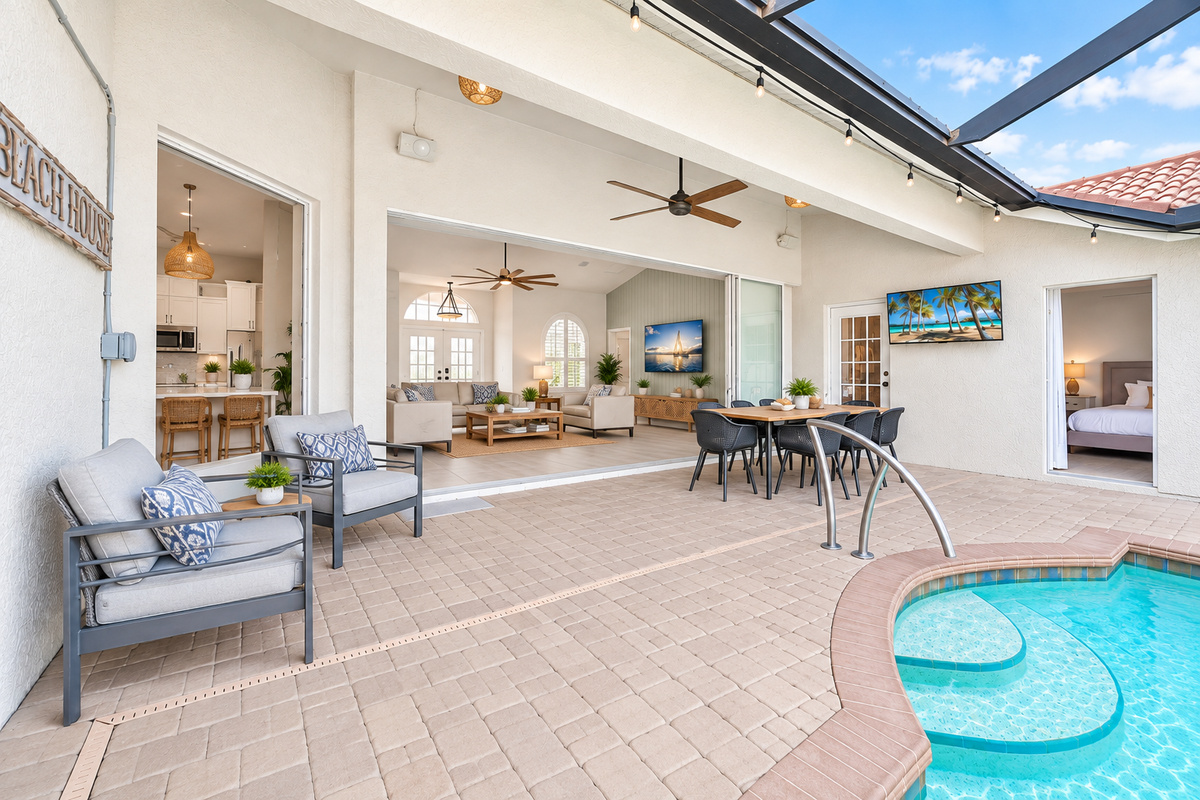 indoor/Outdoor Living at its Best!