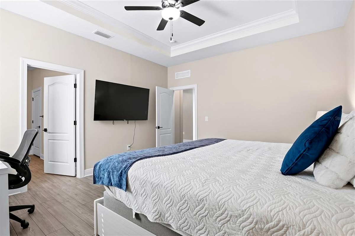 1st level master bedroom