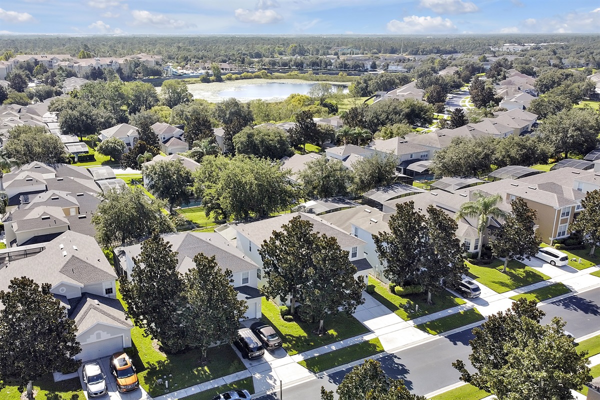 Nestled on a beautiful tree lined street in the amazing community of Windsor Hills Resort.