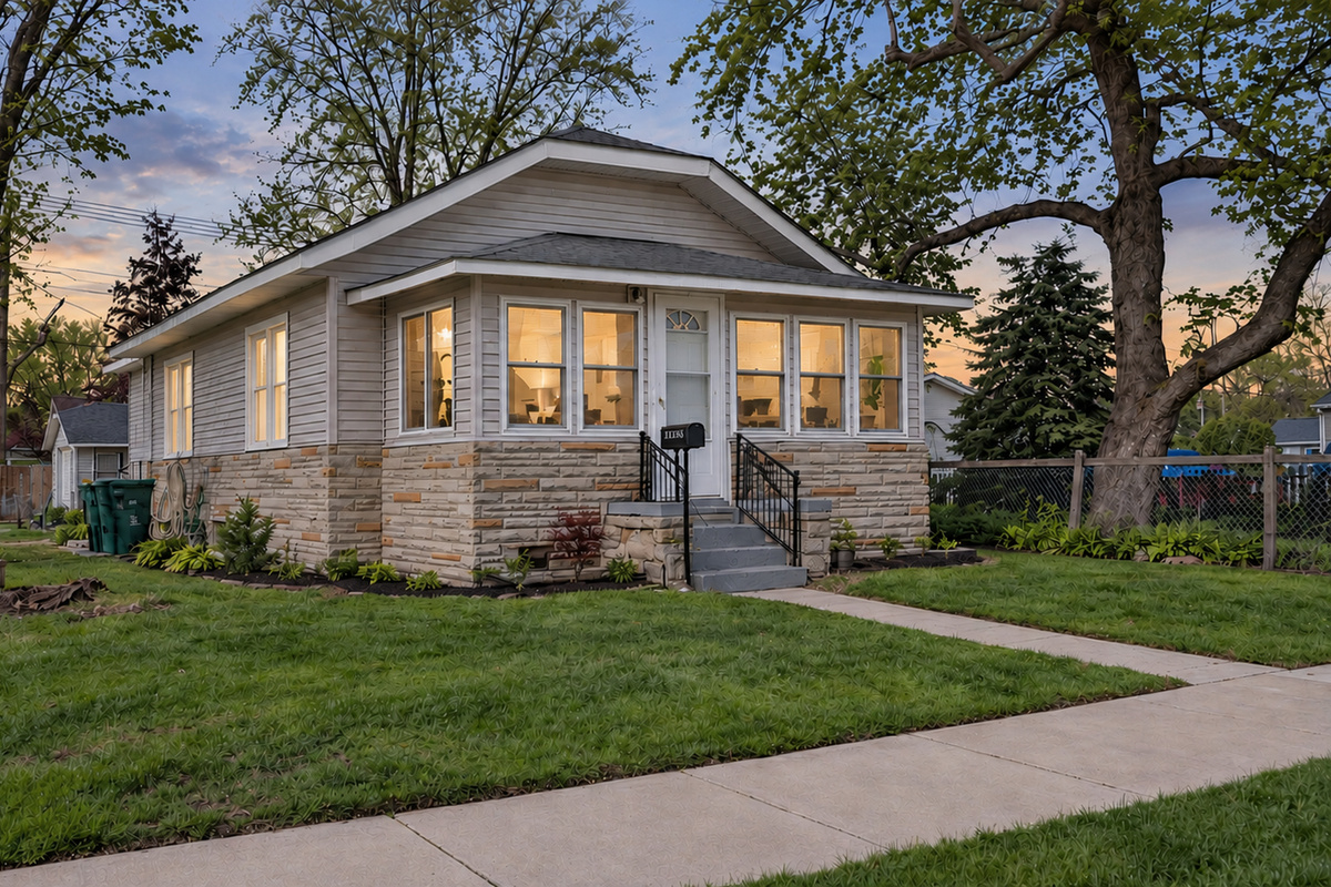A private renovated bungalow convenient to Notre Dame, IUSB & South Bend.