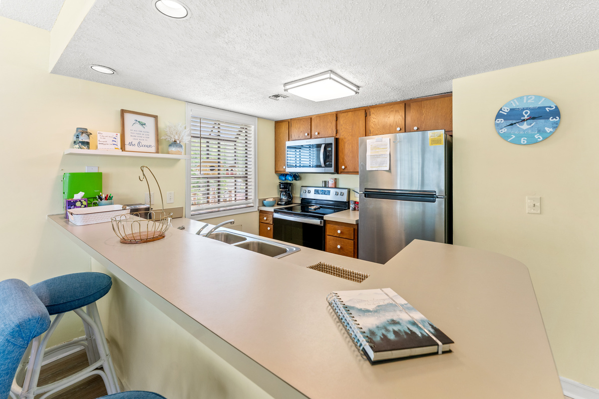 Kitchen area, stocked with everything you will need
