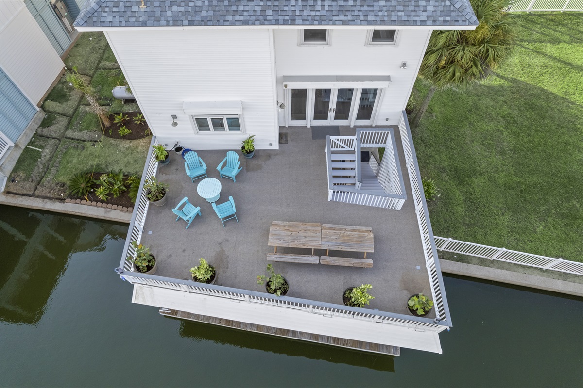 57ee91c5be524e17b3cdb8560ac482e4 Large | Beachhouse | Texas | TX | Vacation Homes | Galveston | Crystal Beach | Kokomo | Breezy Days | Beachfront Elegance | Sunrise Serenity | Southern Sands Property Management, LLC