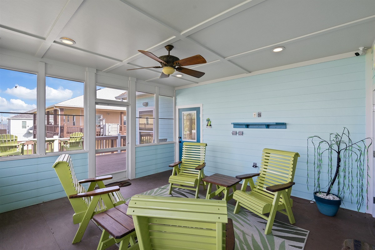 57f70f979e5c48c88c2bd1716b9946cb Large | Beachhouse | Texas | TX | Vacation Homes | Galveston | Crystal Beach | Kokomo | Breezy Days | Beachfront Elegance | Sunrise Serenity | Southern Sands Property Management, LLC
