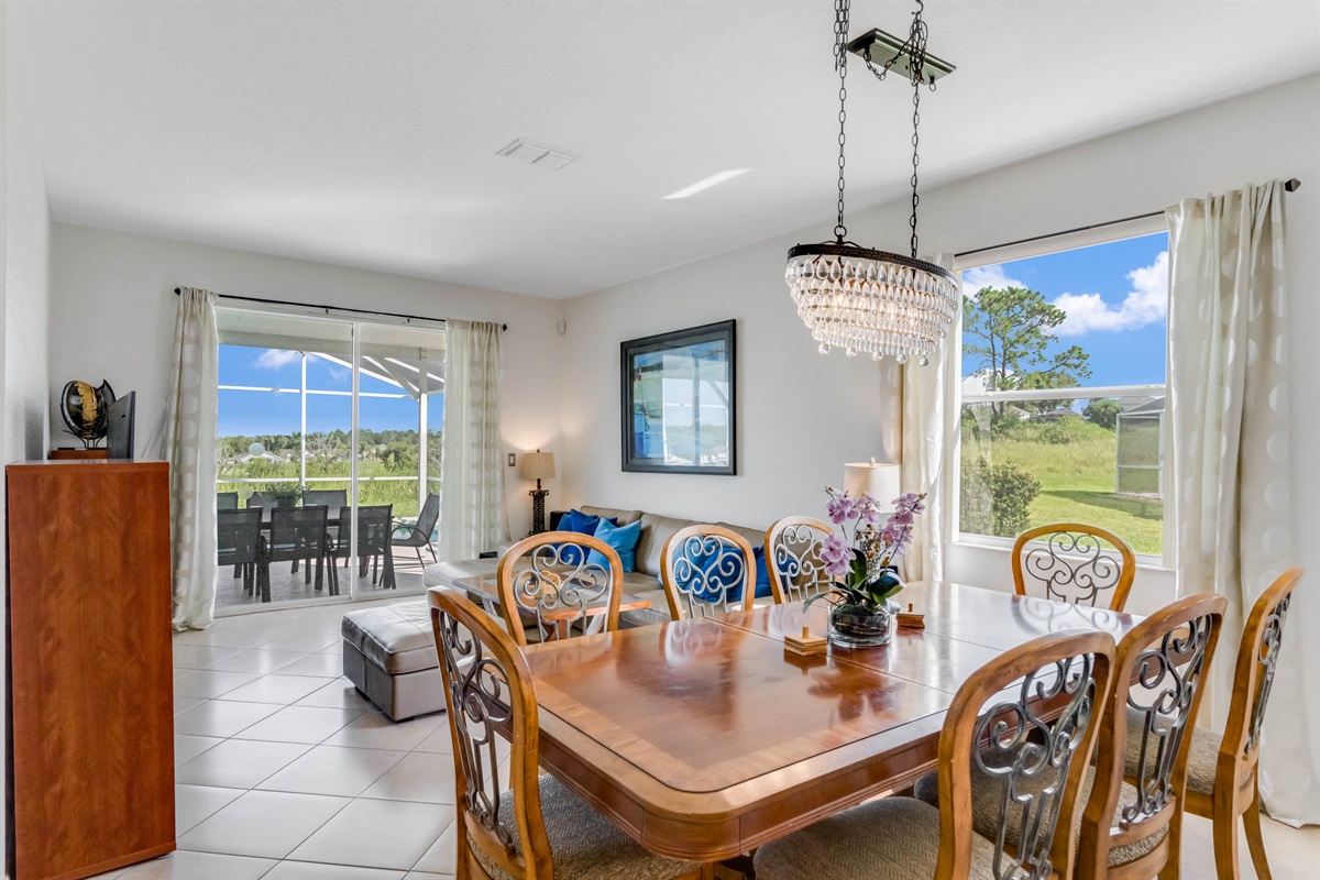 The dinig table has seating for six.