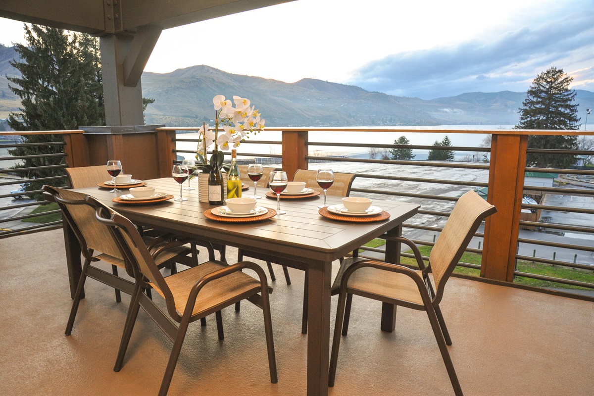 Lake-view condo guaranteed when booking with us