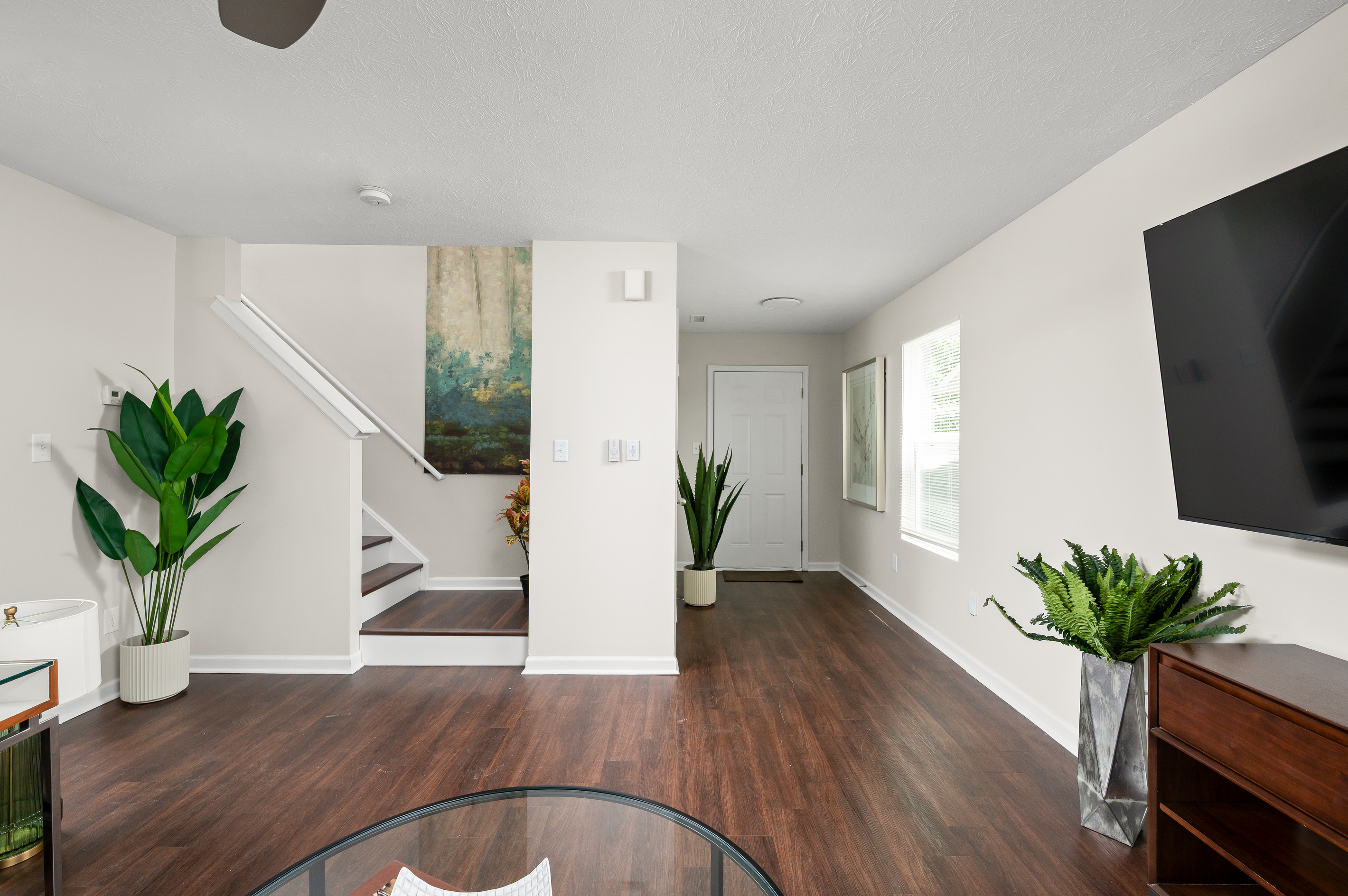 Thoughtfully designed with clean lines, modern décor, and clutter-free spaces, Indy Speedway Stay offers a fresh, welcoming atmosphere that helps you relax and feel right at home.