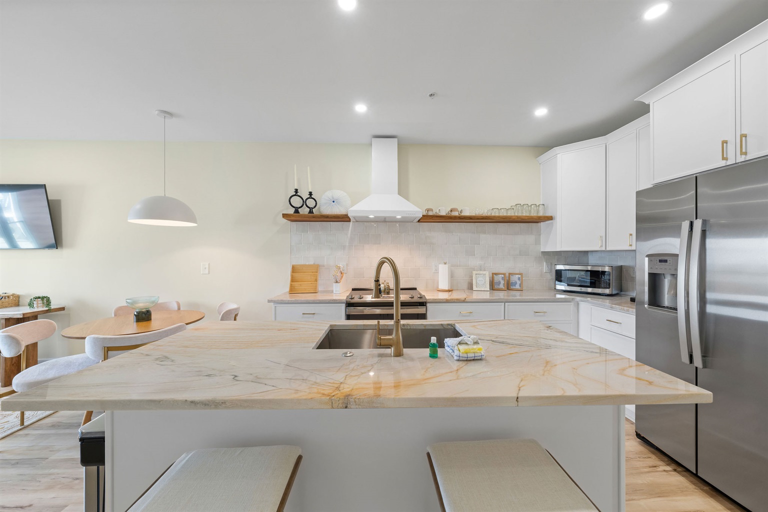 Fully stocked Kitchen