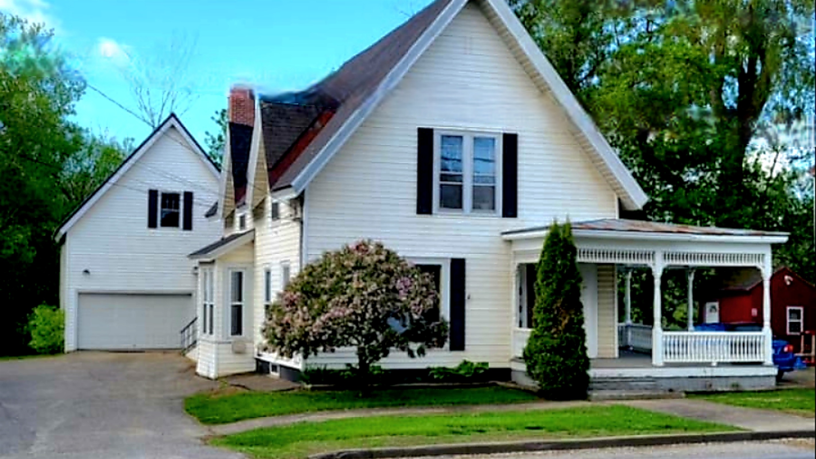 Three unit apartment building