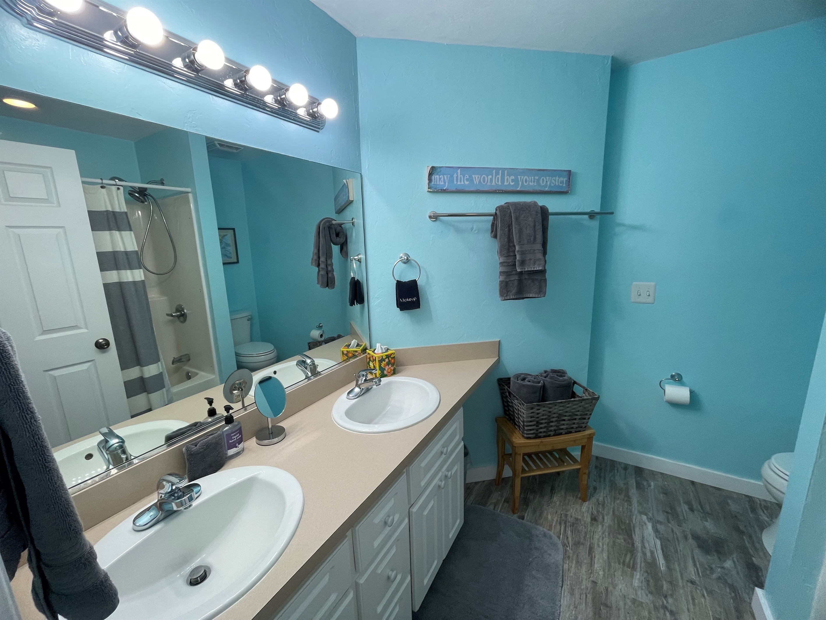 Dual Sinks in Ensuite Primary Bathroom