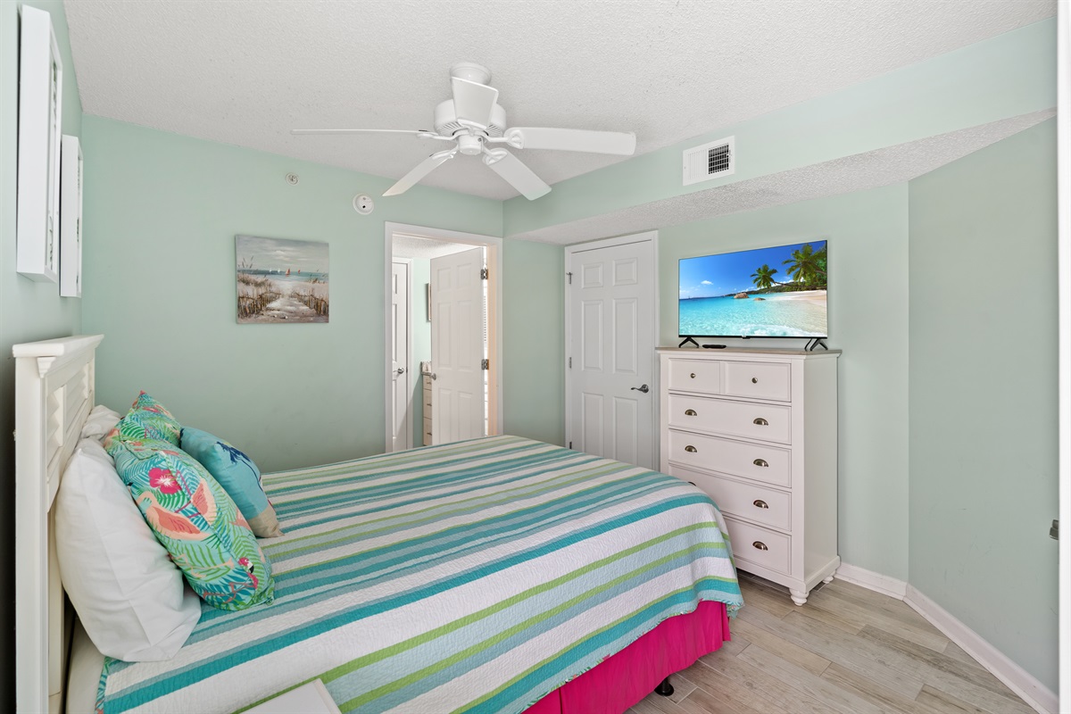 3rd Bedroom with queen bed