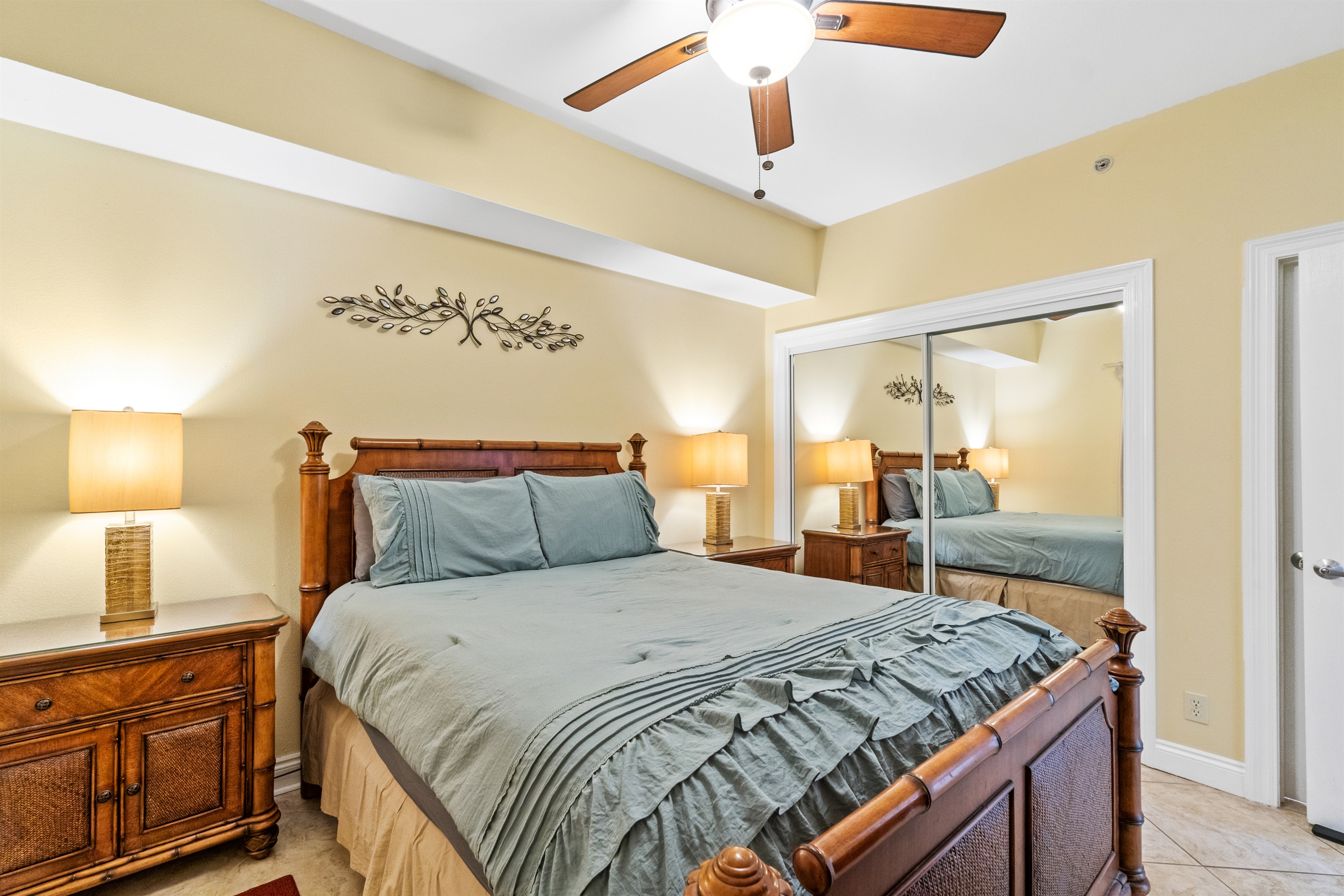 2nd bedroom is queen bed, large closet
