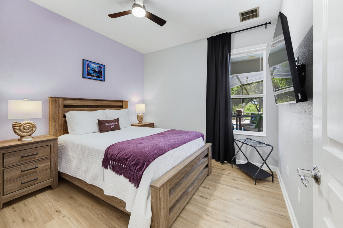 Downstairs queen bedroom