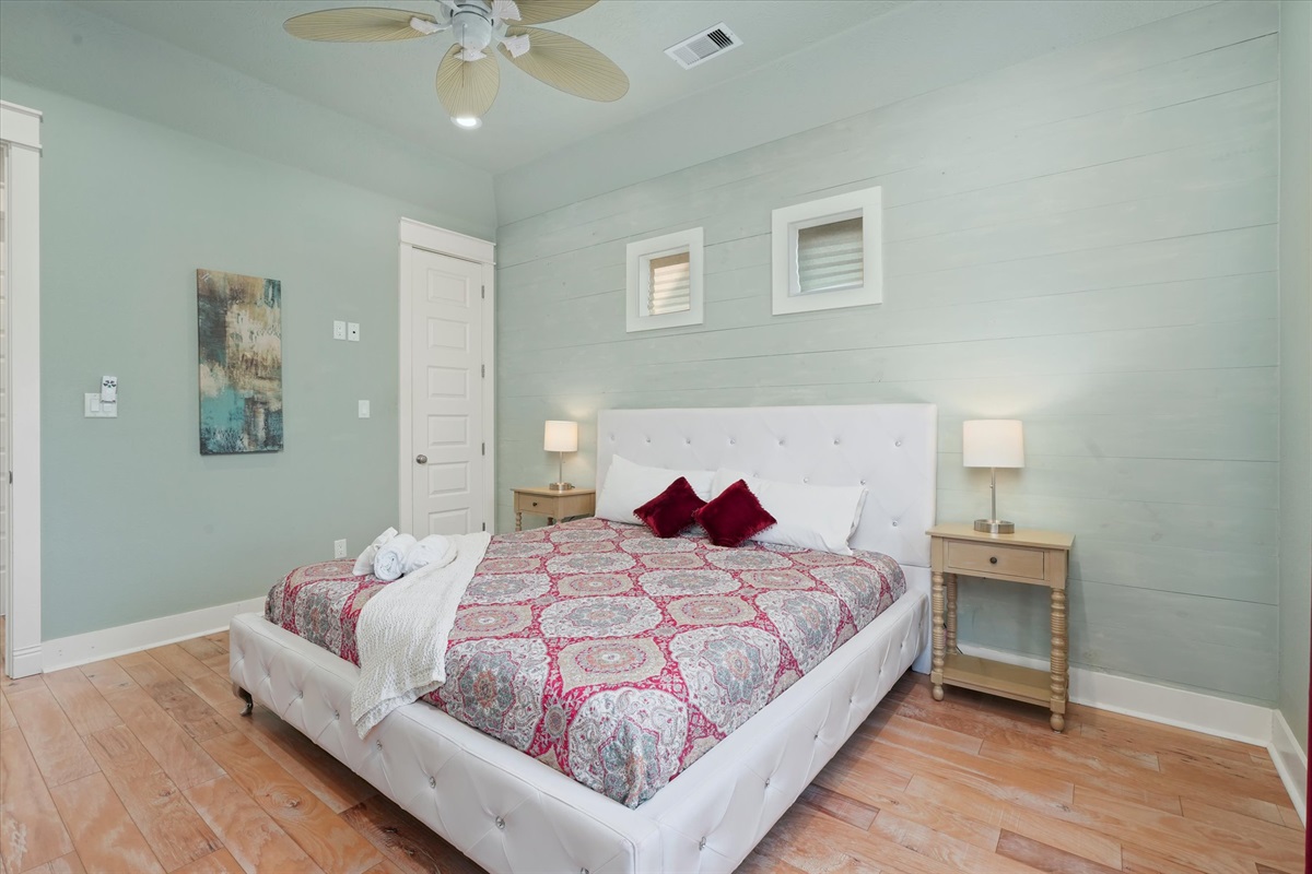 5833138358da4f15afaf7d9c0203acf8 Large | Beachhouse | Texas | TX | Vacation Homes | Galveston | Crystal Beach | Kokomo | Breezy Days | Beachfront Elegance | Sunrise Serenity | Southern Sands Property Management, LLC