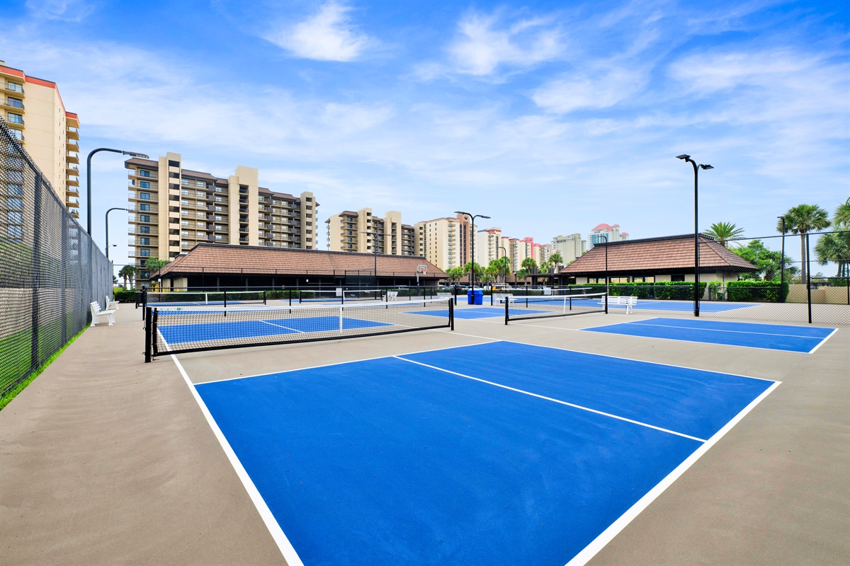 The complex has basketball, tennis and pickleball courts available for guests!!