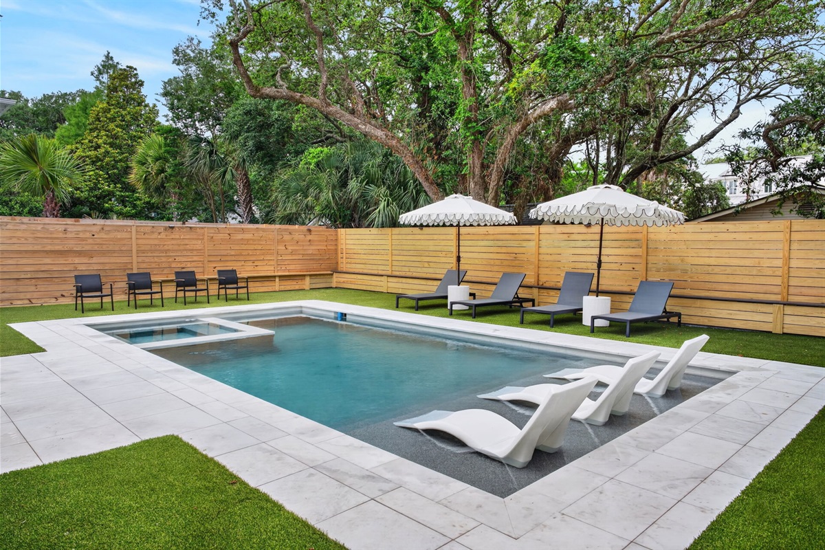 Pool & Hot Tub | Sun Kissed by the Sea | 3007 Cameron Blvd | Isle of Palms, SC | IOP Escapes
