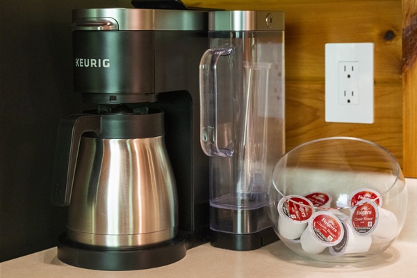 Keurig coffee machine/K cup pods provided