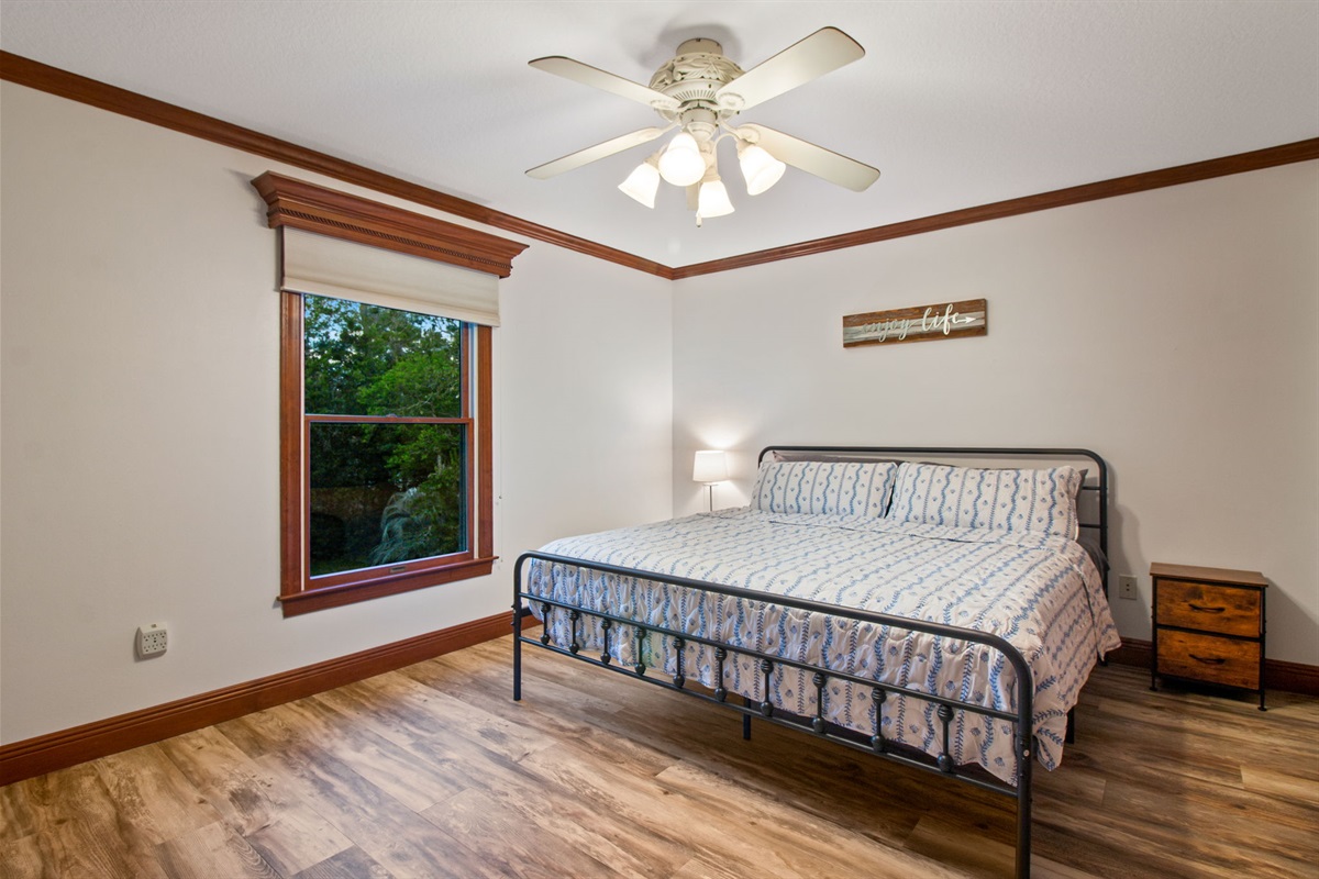 King Size Bed - sleeps 2
