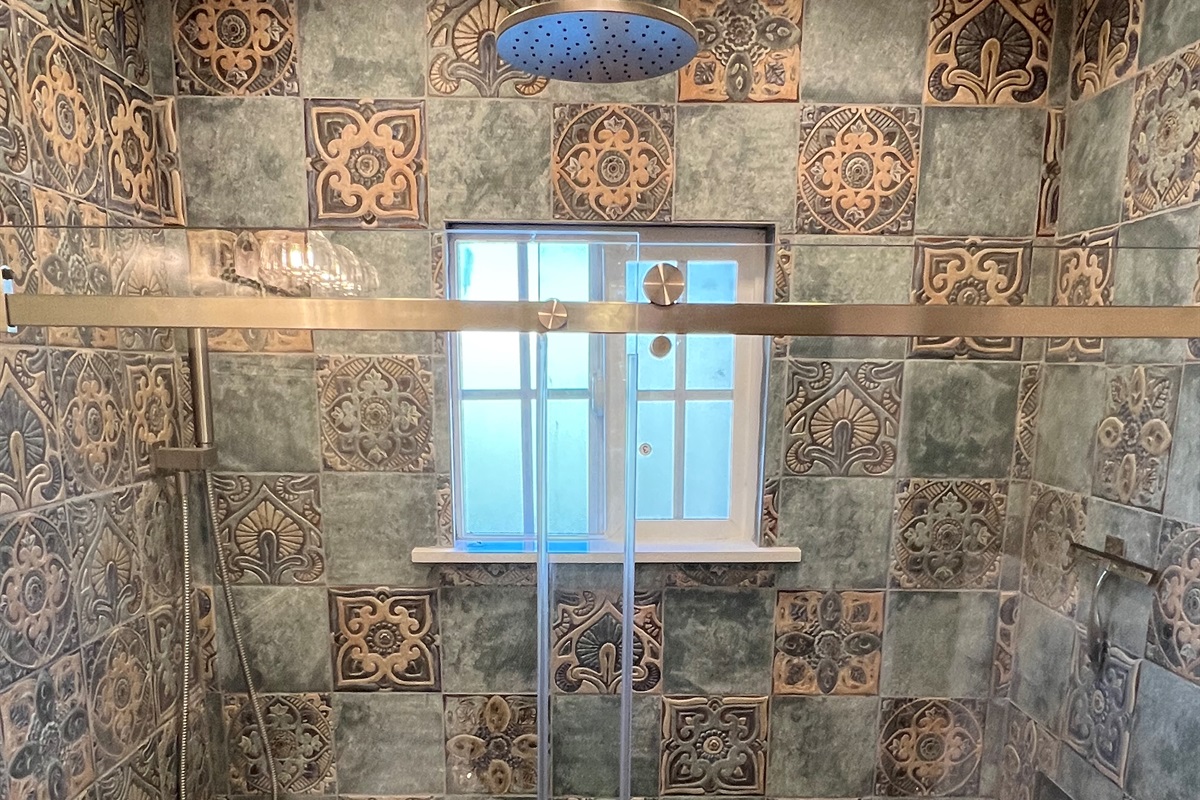 Charming Spanish style tile and decor with all modern comforts and amenities