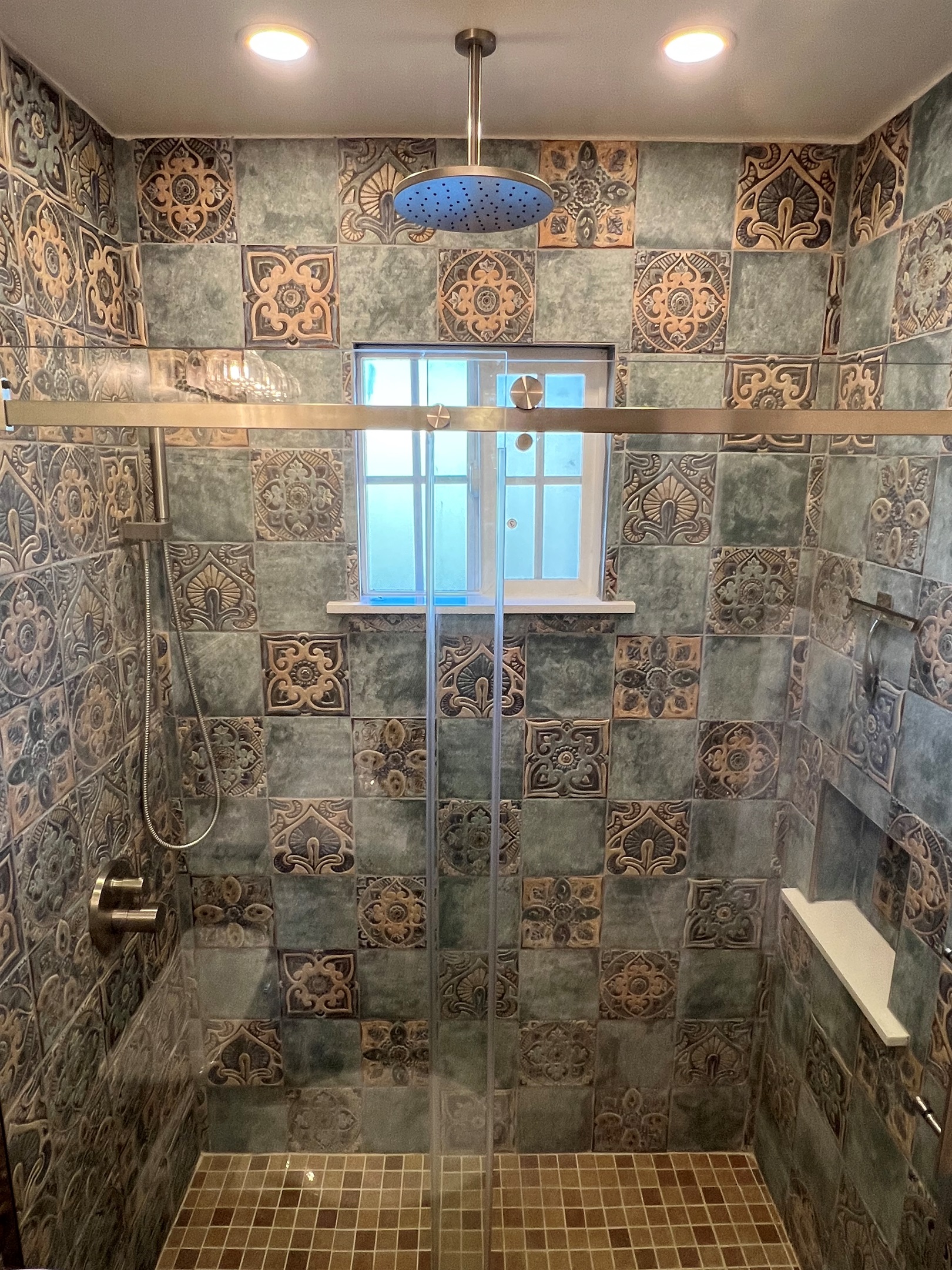 Charming Spanish style tile and decor with all modern comforts and amenities