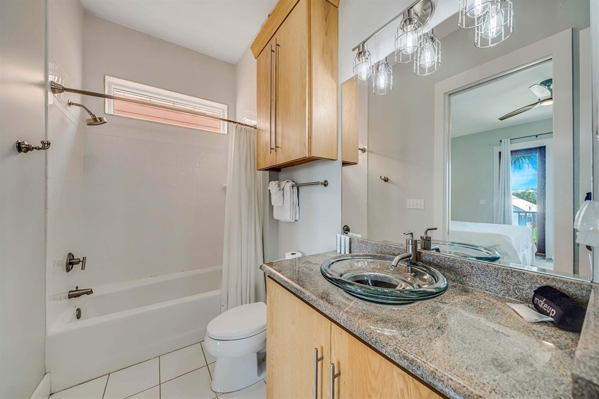2nd Bathroom