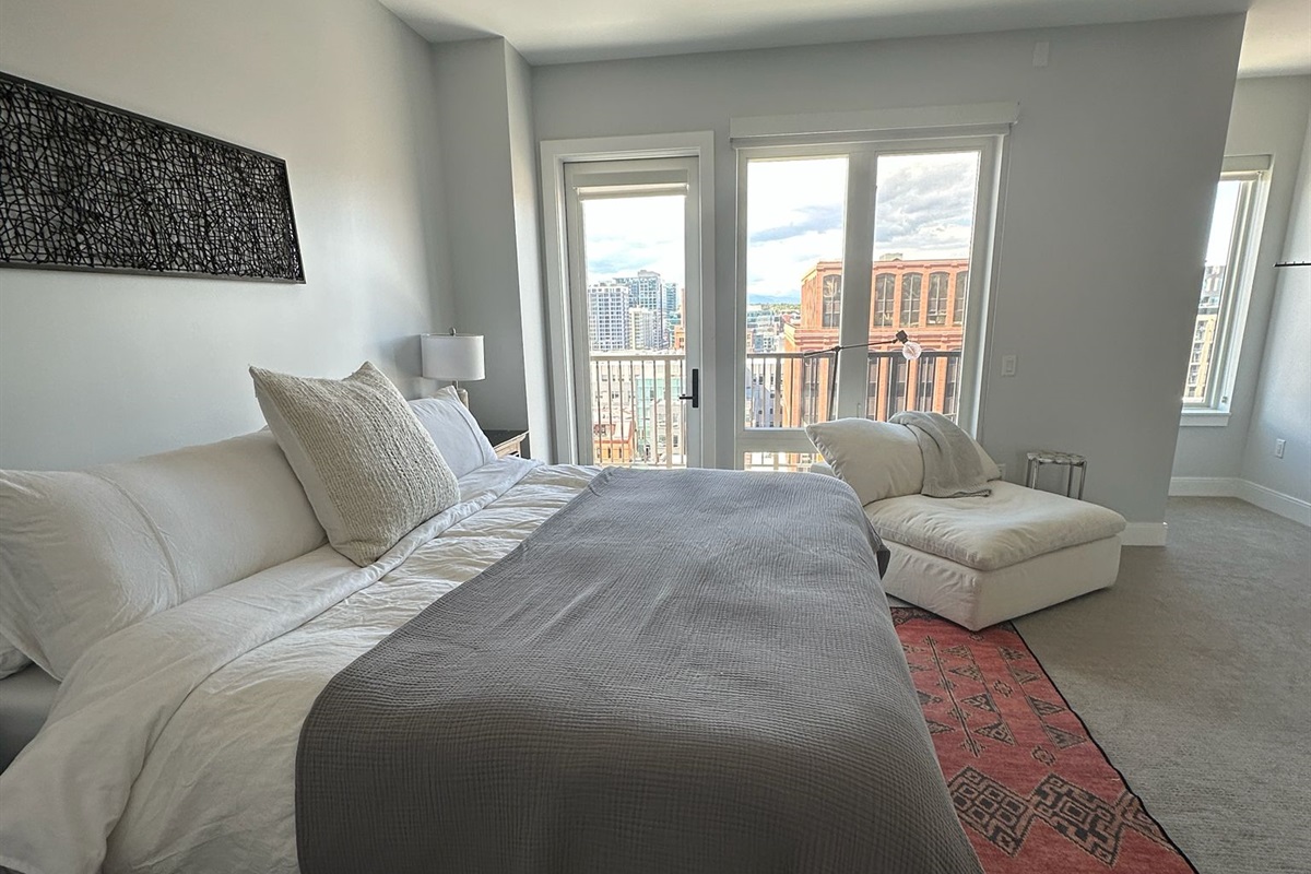 King Size Bed and Seating With an Amazing View
