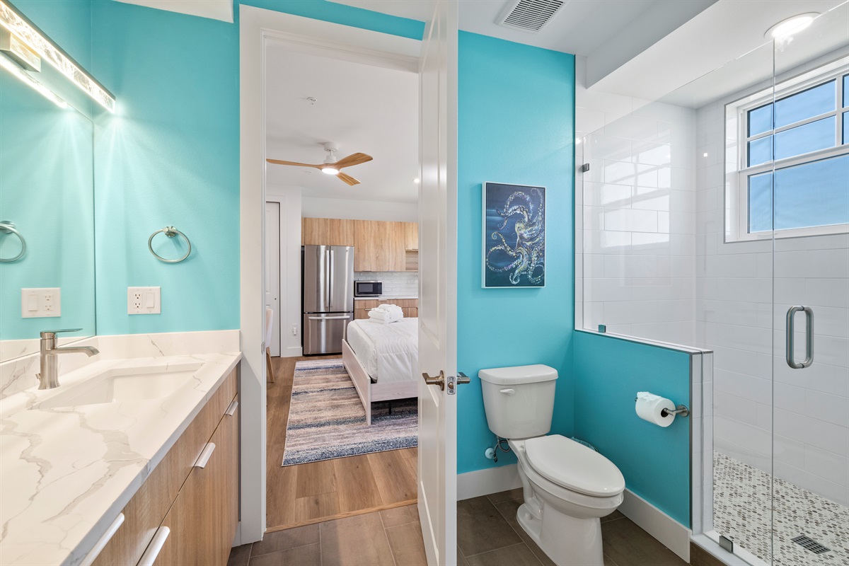 Shared bathroom between Master #2 and Master #3