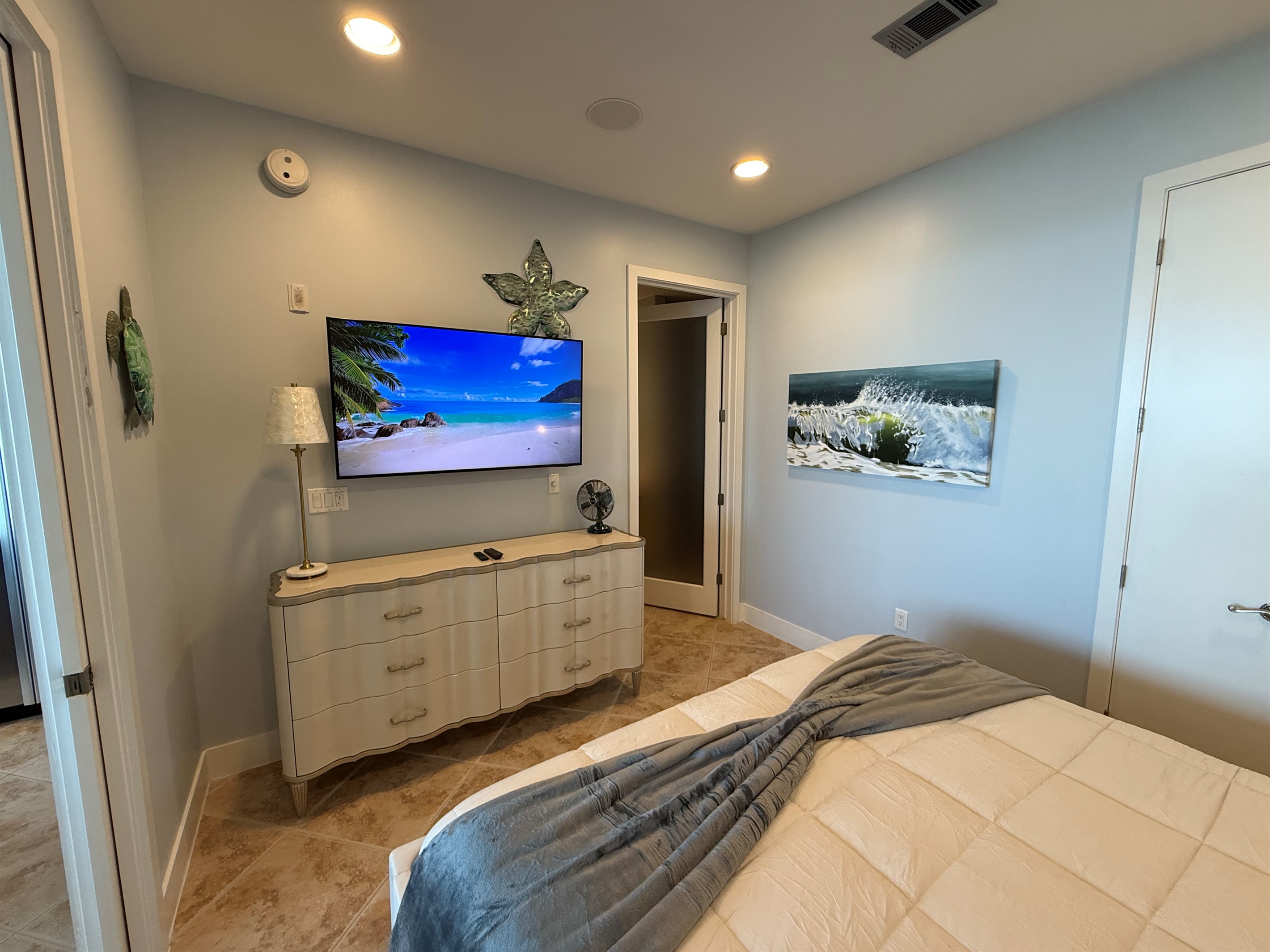 Master with 55 inch Samsung Smart TV!