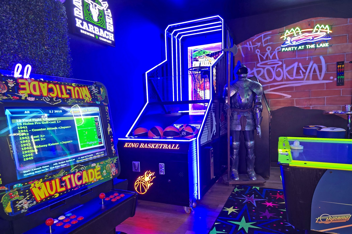 The multicade game has 3000 arcade games ranging from 1980 classic games to modern 2000's series arcade games.