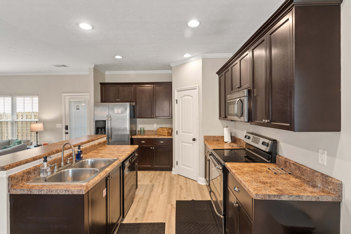 Full Kitchen