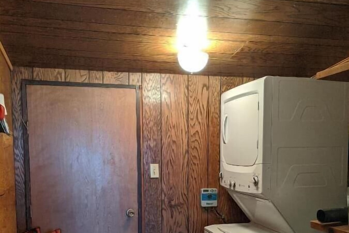 full size Laundry Center