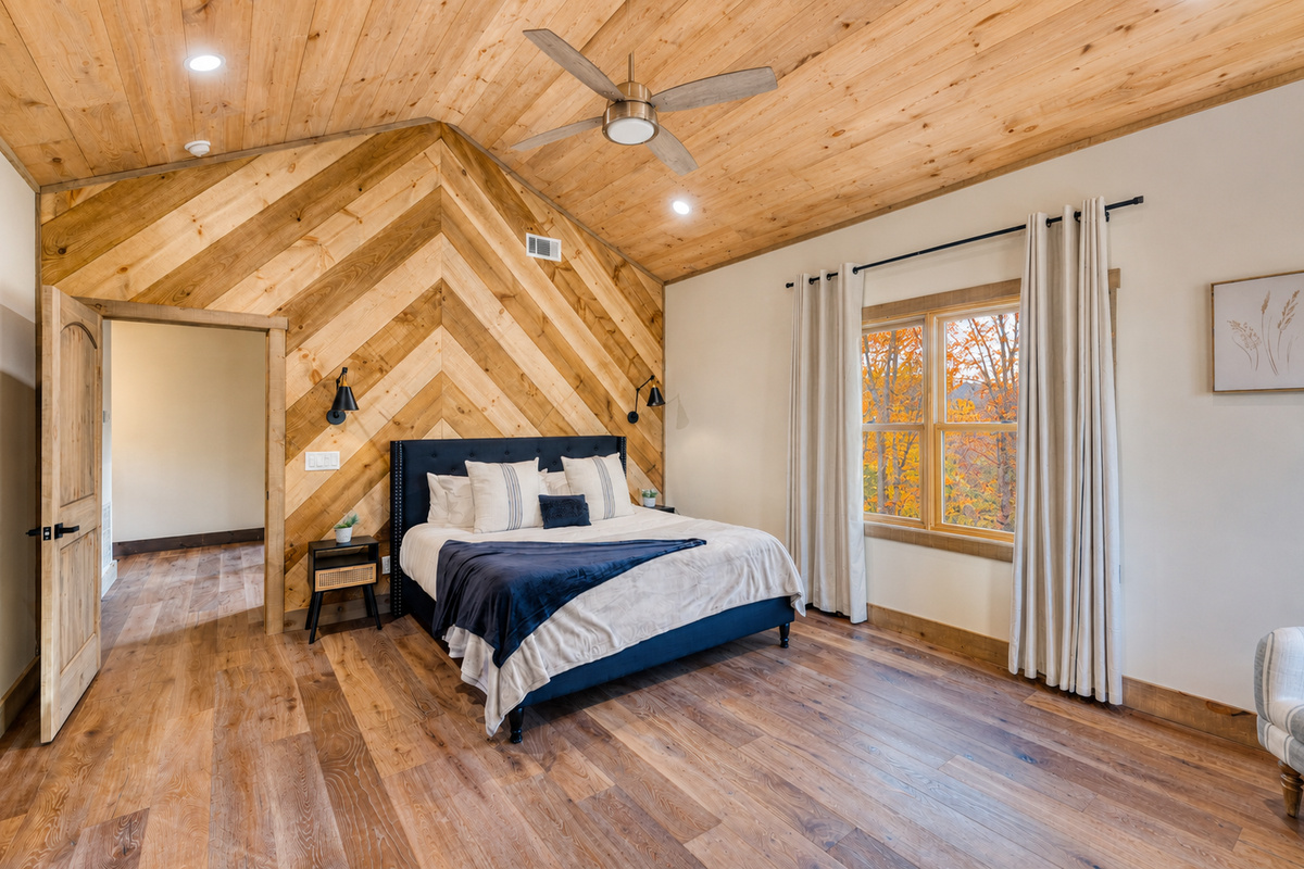 Primary suite king bed