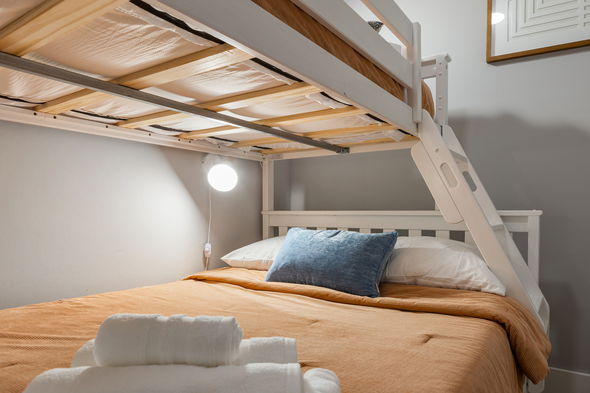 Bed & bath linens provided