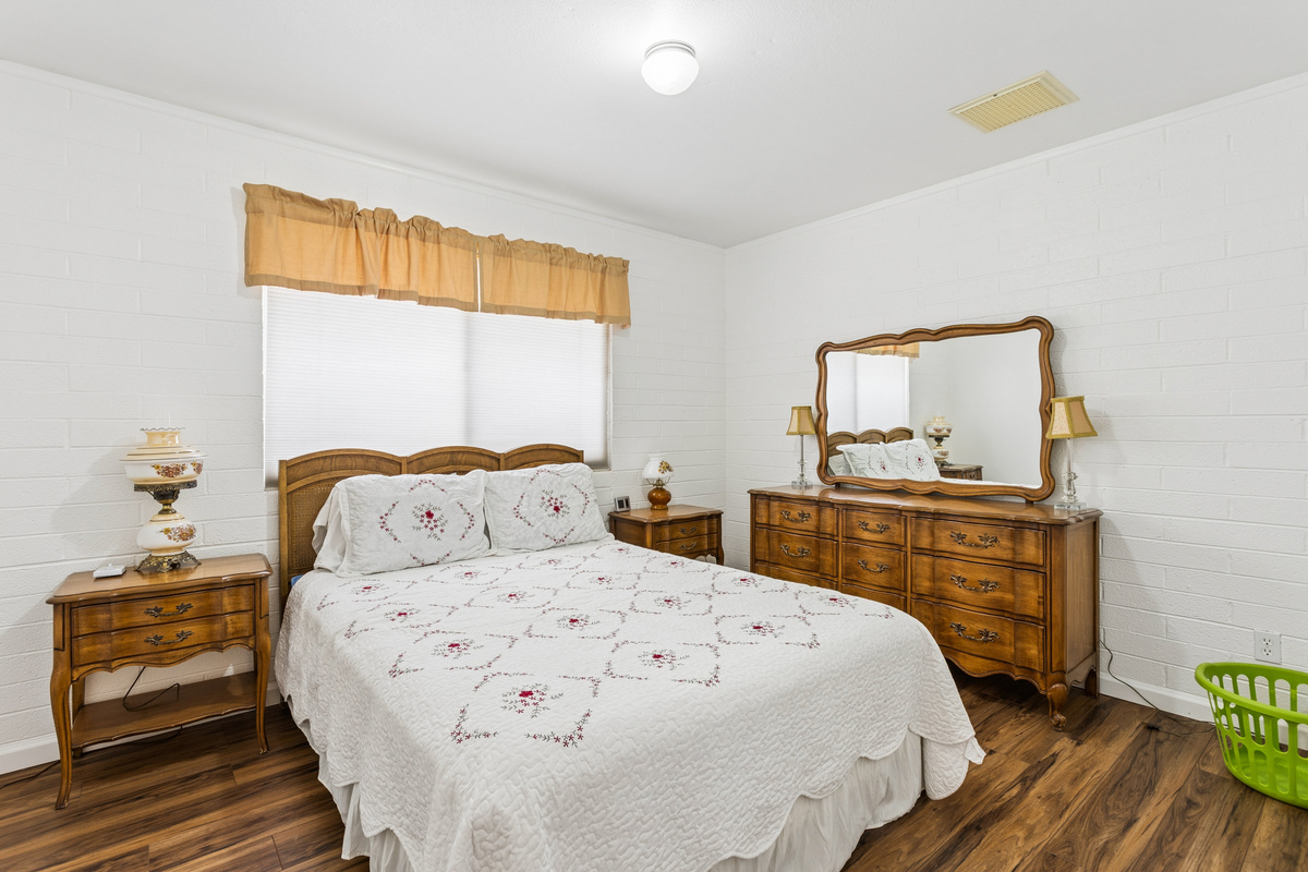 Classic Sun City Retreat | 2BR/1BA | Quiet Neighborhood — Classic Sun City Retreat | 2BR/1BA | Quiet Neighborhood, Sun City, Arizona — photo 23