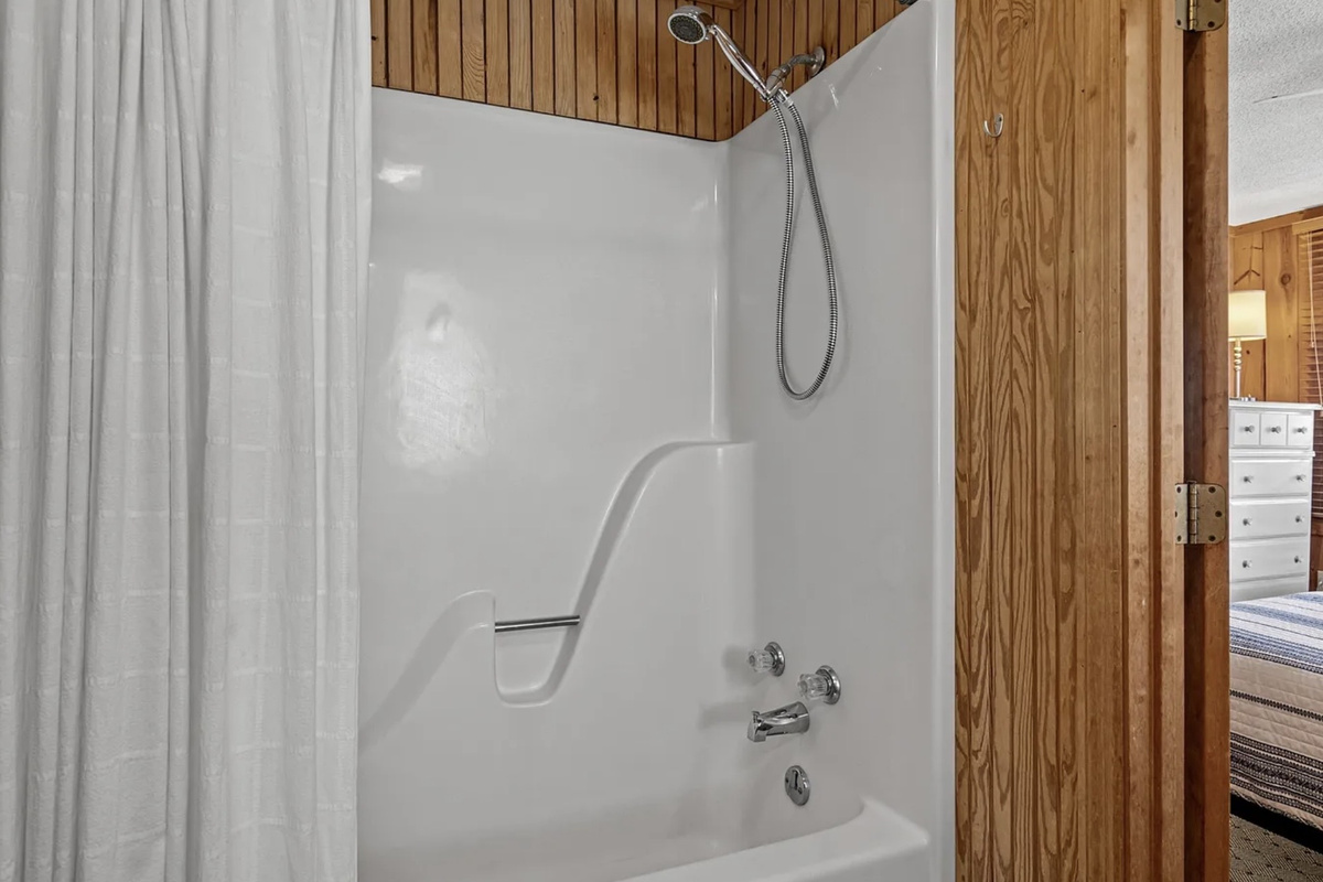 A clean, updated walk in shower to rinse off after a day in the sun. ⭐
