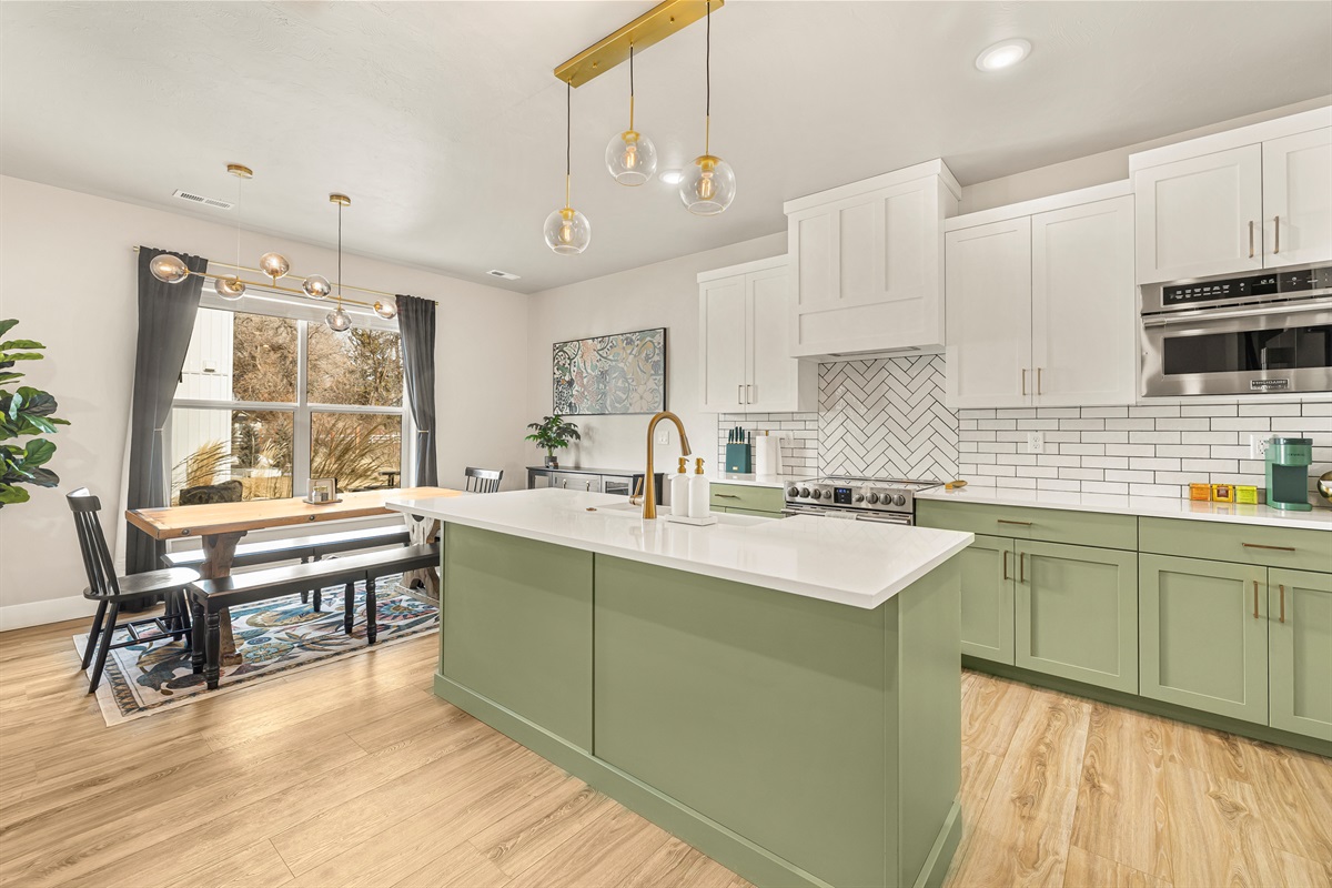 Kitchen and dining area.