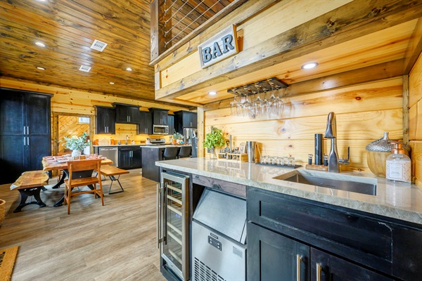 The heart of the cabin—where families reconnect, friends celebrate, and memories are shared around the table.