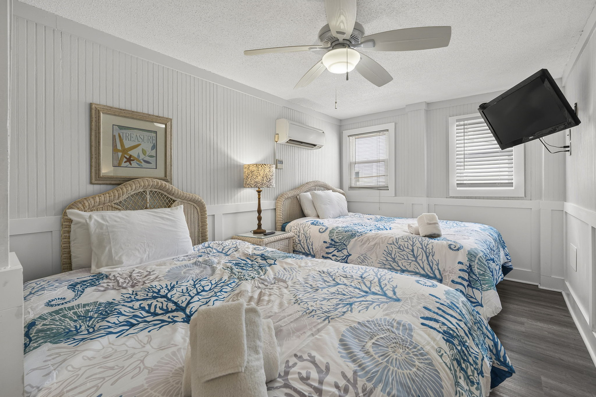 Two Queen Beds in the Second Bedroom Unit 1