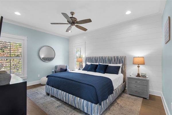 King Bedroom (2nd floor)
