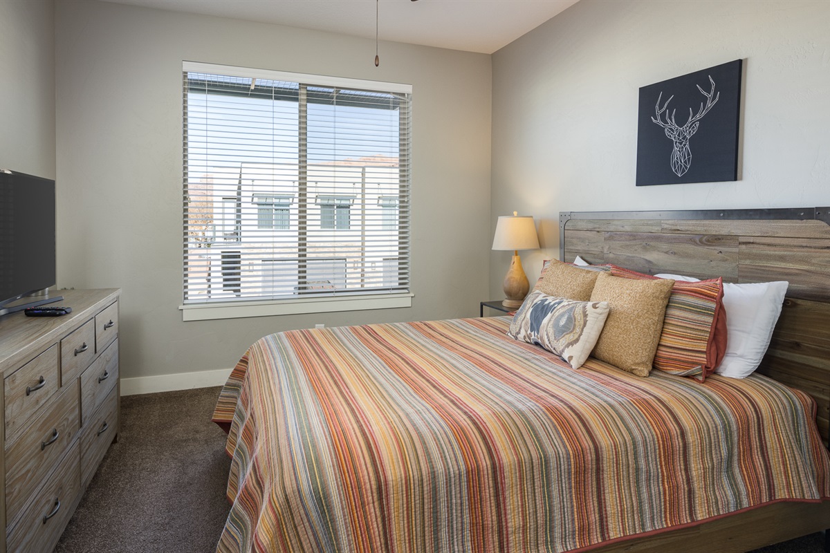 Guest Bedroom #3 with Queen Bed - Entrada 635