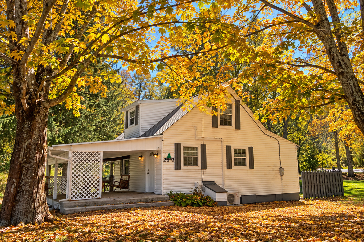 Welcome to Crossroads Cottage  a charming Hocking Hills getaway surrounded by beautiful fall color