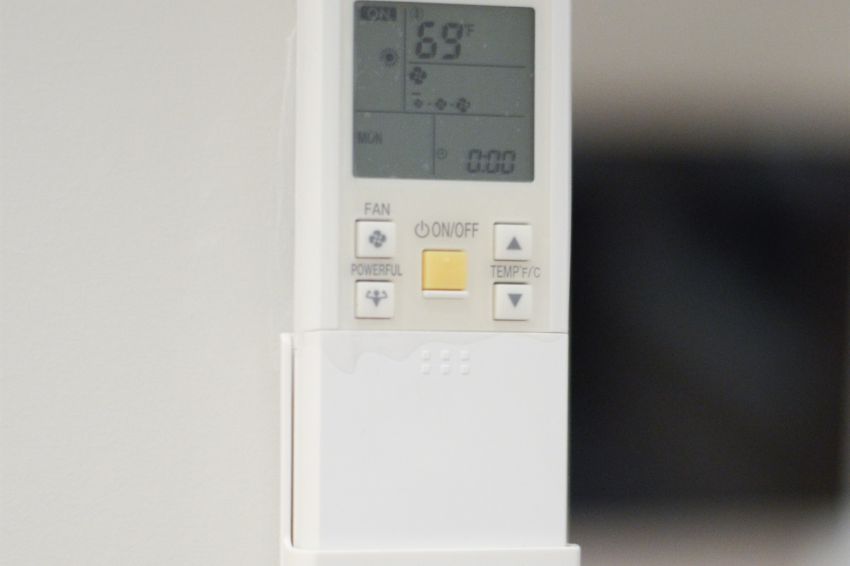 Heat pump keeps the home hot in the winter and cool in the summer