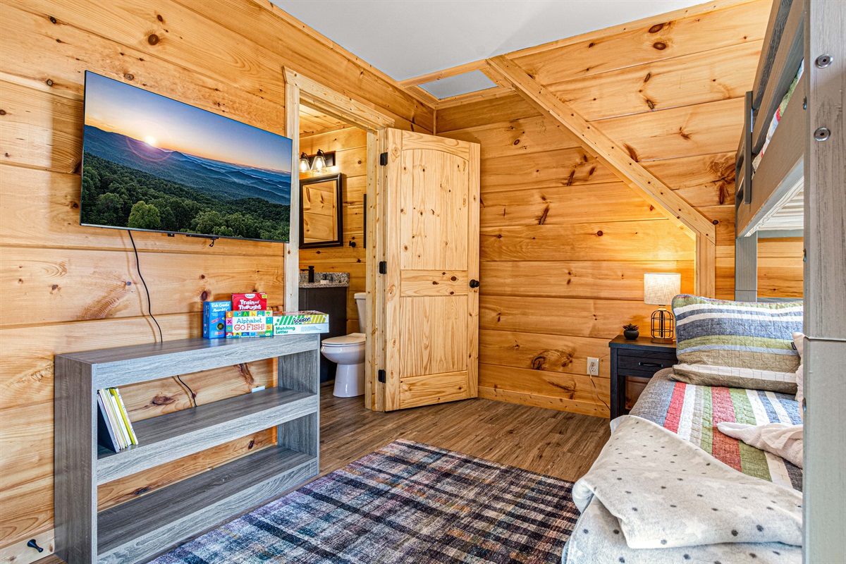 Twin over Full bunk. Also has great views of the mountains!