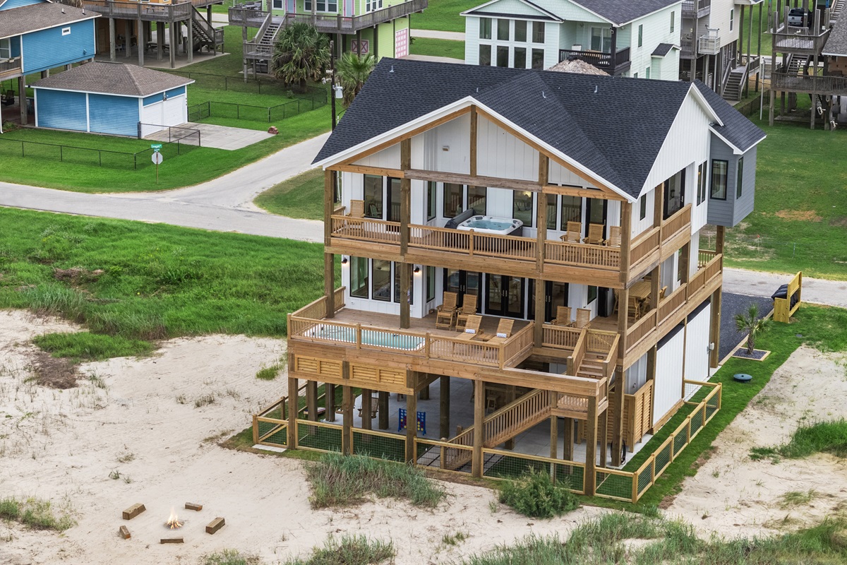 58d657bcddf4467680ca7acedd1e537c Large | Beachhouse | Texas | TX | Vacation Homes | Galveston | Crystal Beach | Kokomo | Breezy Days | Beachfront Elegance | Sunrise Serenity | Southern Sands Property Management, LLC