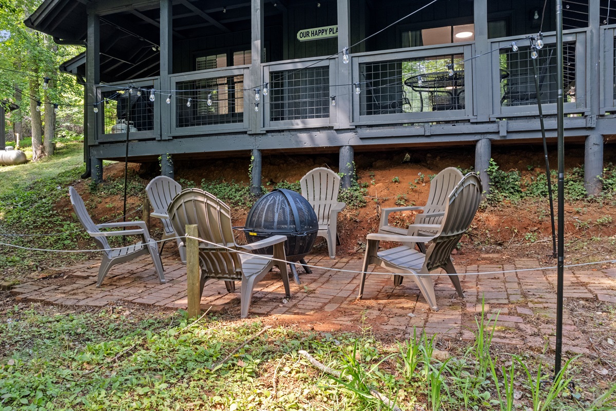 Fire Pit area- Creekside Cottage 