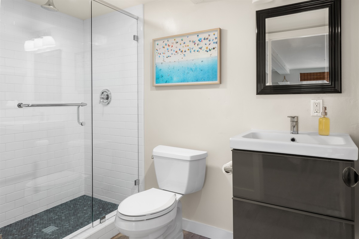 En suite guest bathroom