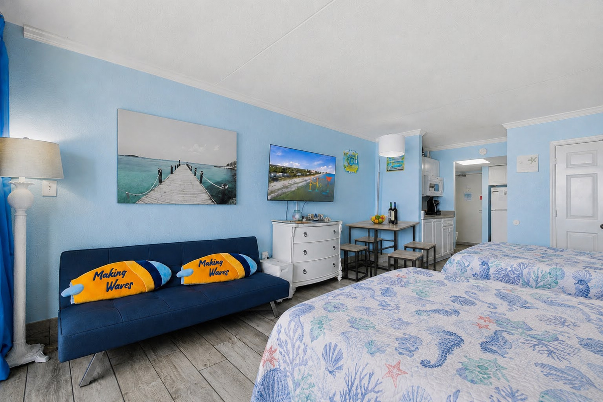 Sofa, dining nook, and beds all in one bright, easy-living studio. ⭐