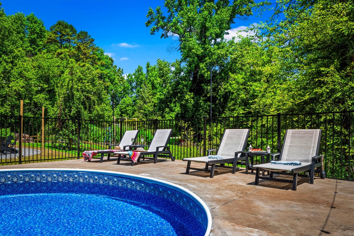 Soak up the sun on one of our four luxury loung chairs around the pool.  When you're ready, jump into the refreshing saltwater pool and splash around with your friends. 