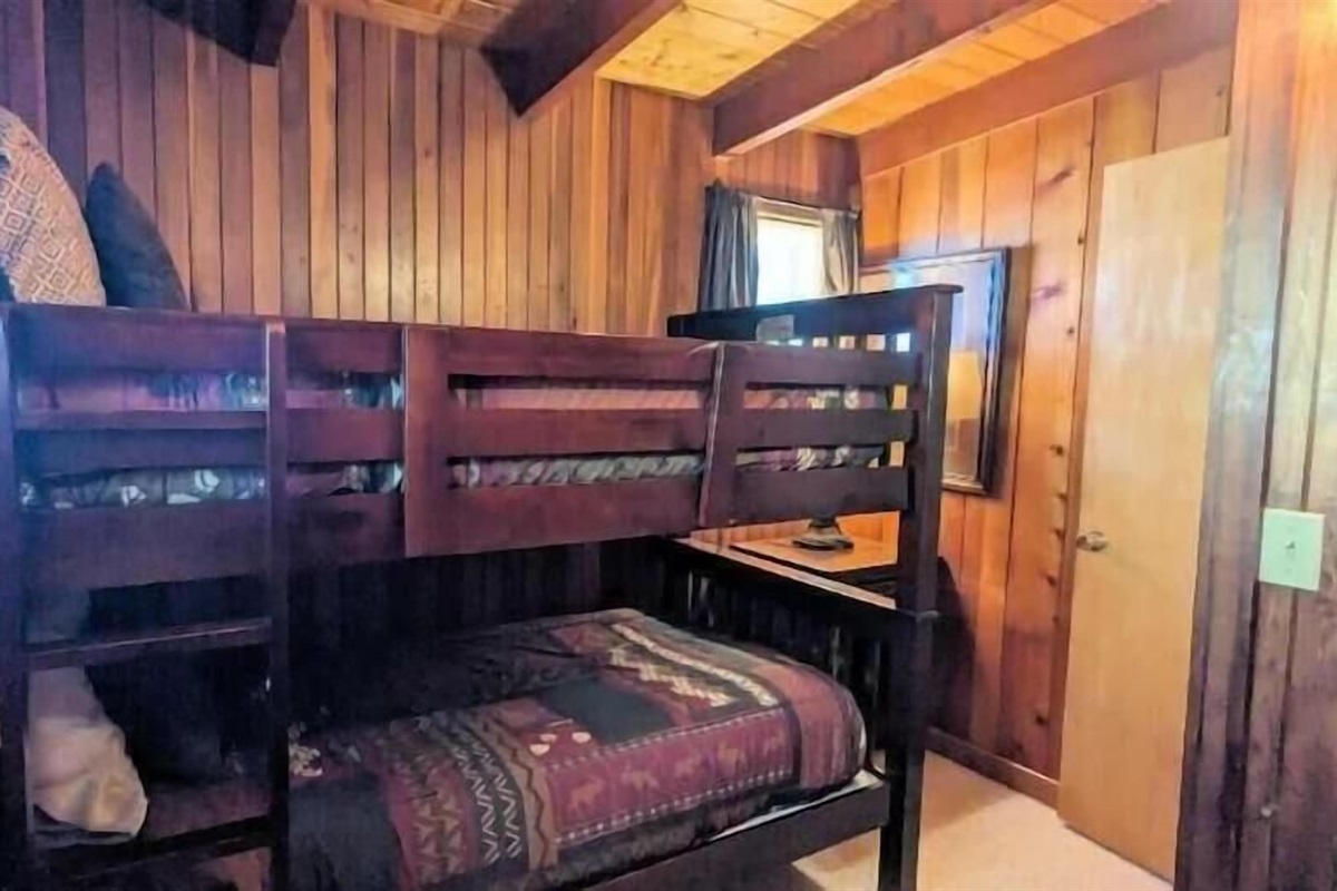 twin bunk room