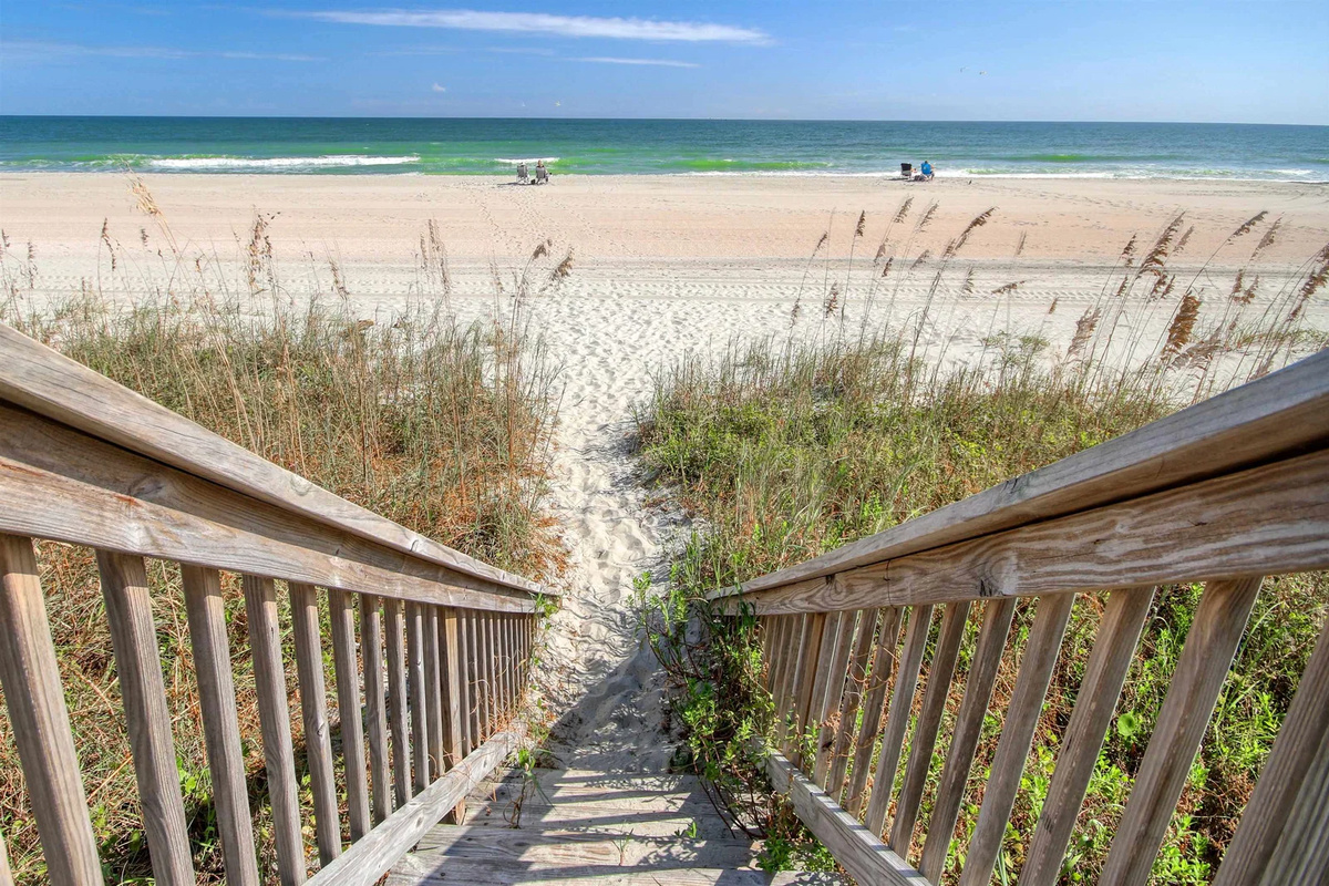 Private beach access walkway