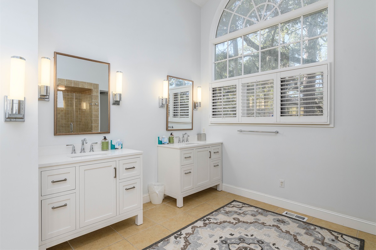 Large dual vanities